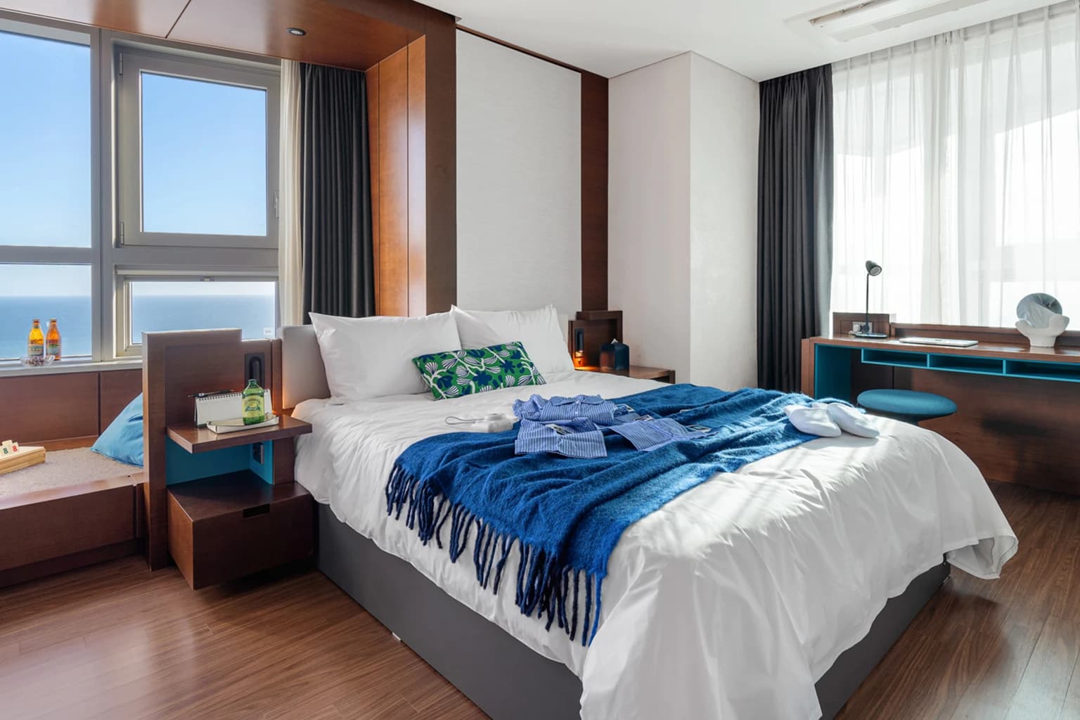 부산 '어반스테이' | --PY | 촬영스타일링